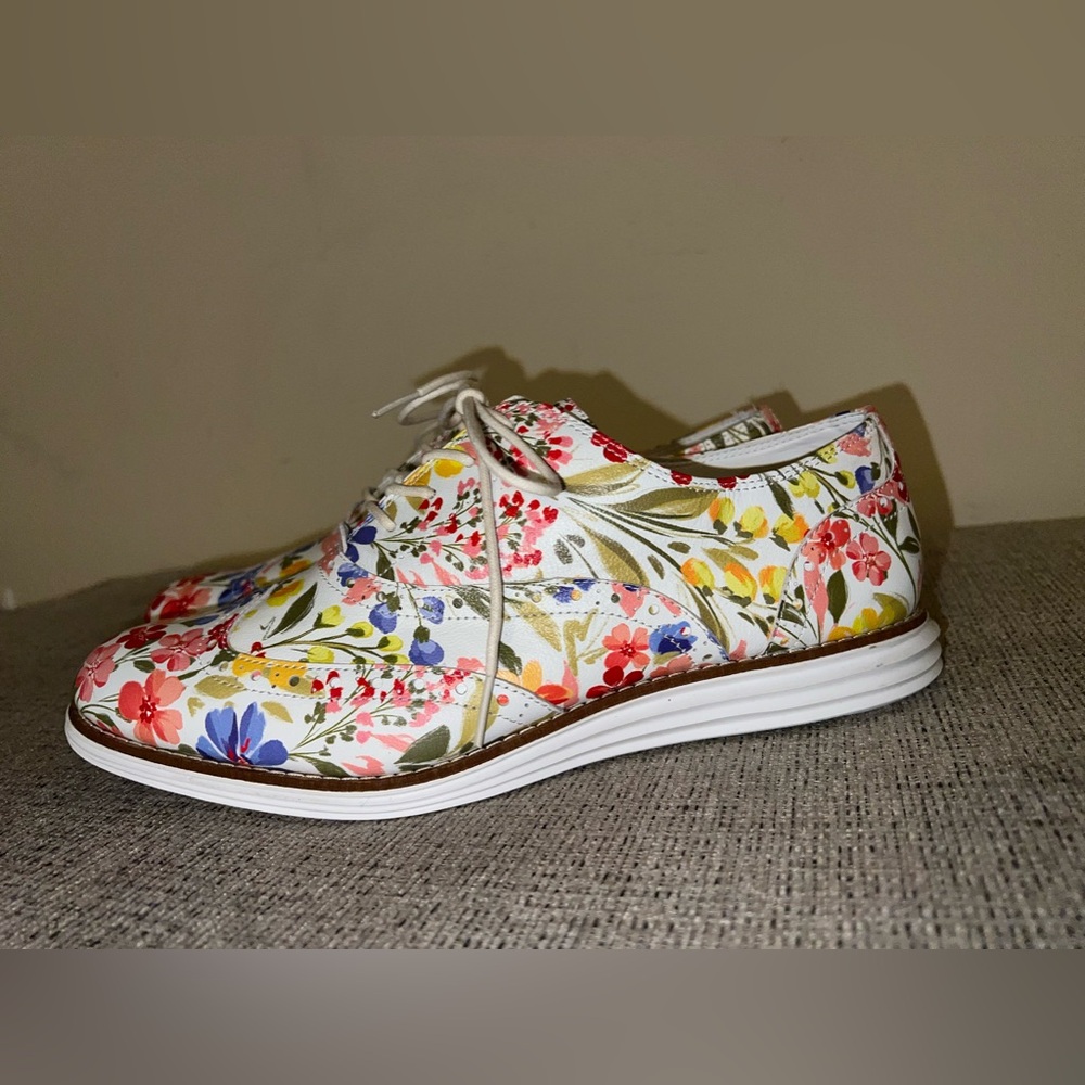 Floral Lace-Up Women's Oxford Shoes - White Multi